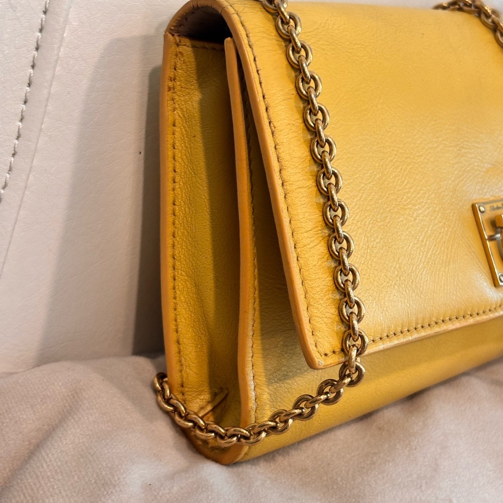 Salvatore Ferragamo Gancini Yellow Leather Flap Chain Shoulder / Crossbody Bag - Picture 3 of 15